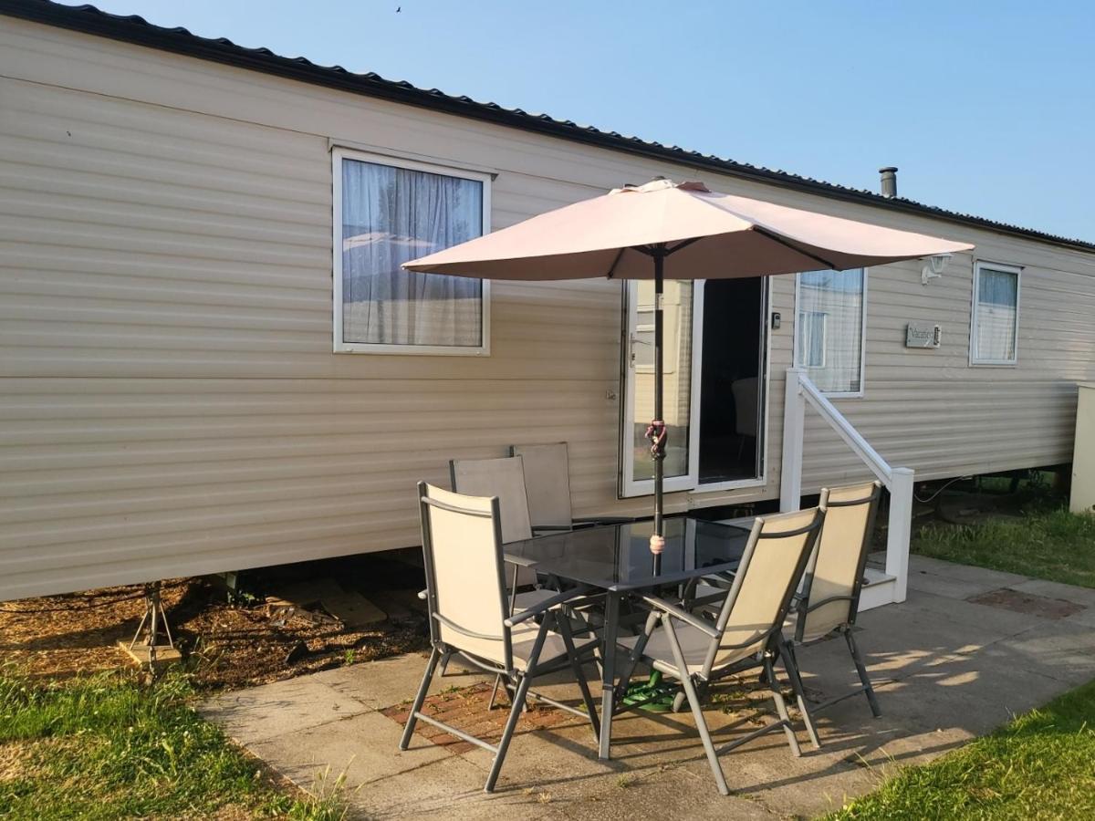 Hotel Vacation Escape - Valley Farm -Clacton-On-Sea - Holiday Park Exterior foto